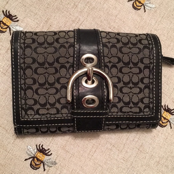 Coach Other - COPY - Coach Signature wallet 💕🛍🎁